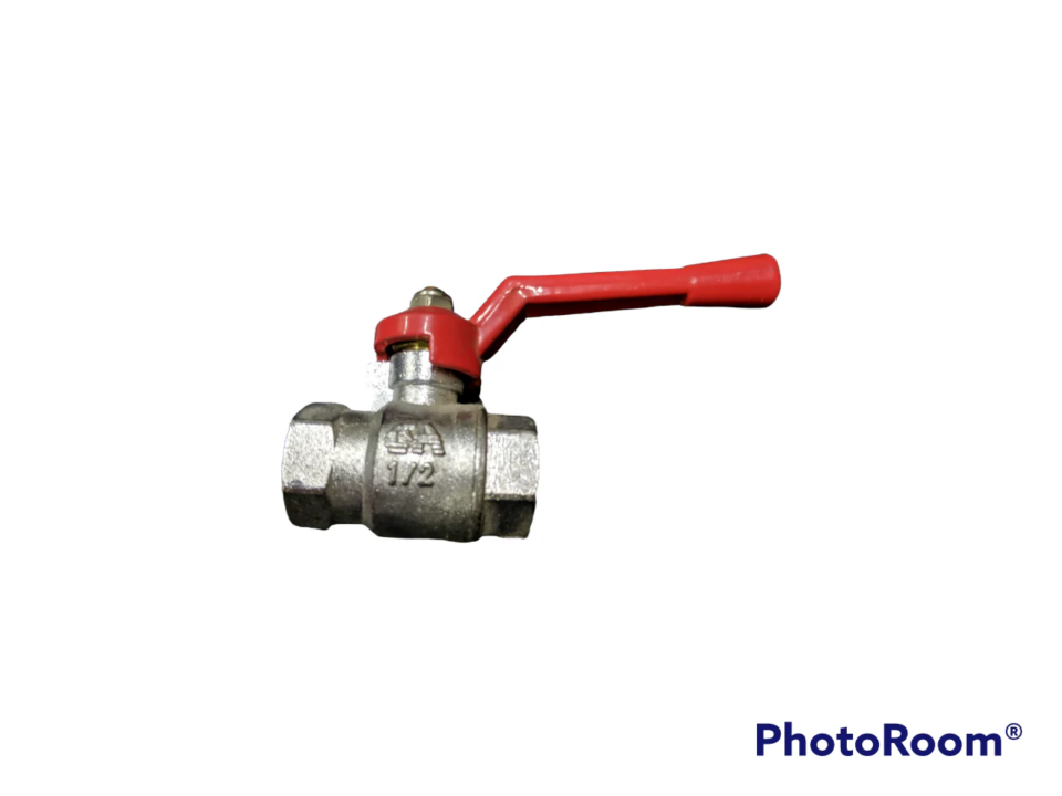 LLAVE DE PASO DE 1/2 METAL C&A