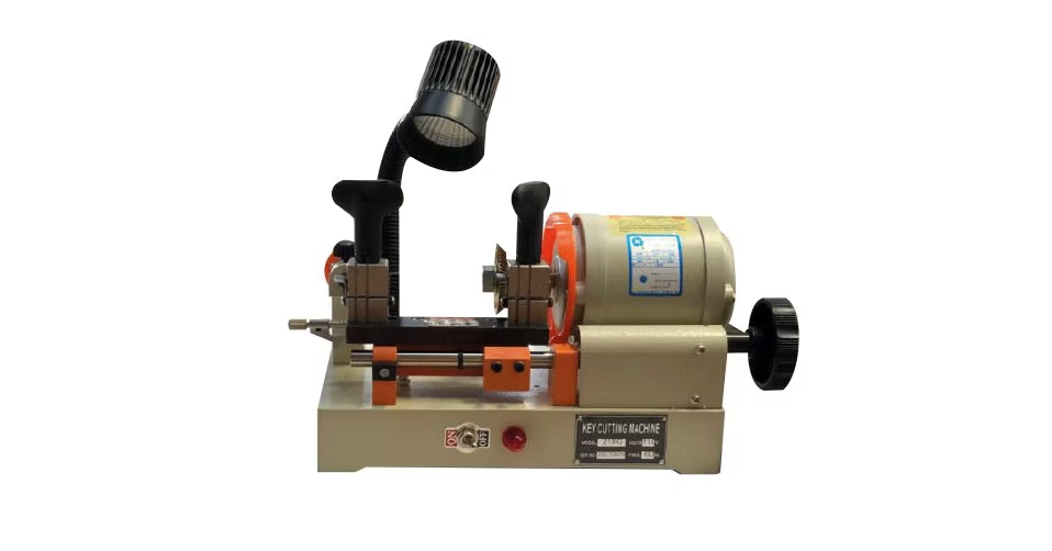 MAQUINA DUPLICADORA DE LLAVE
